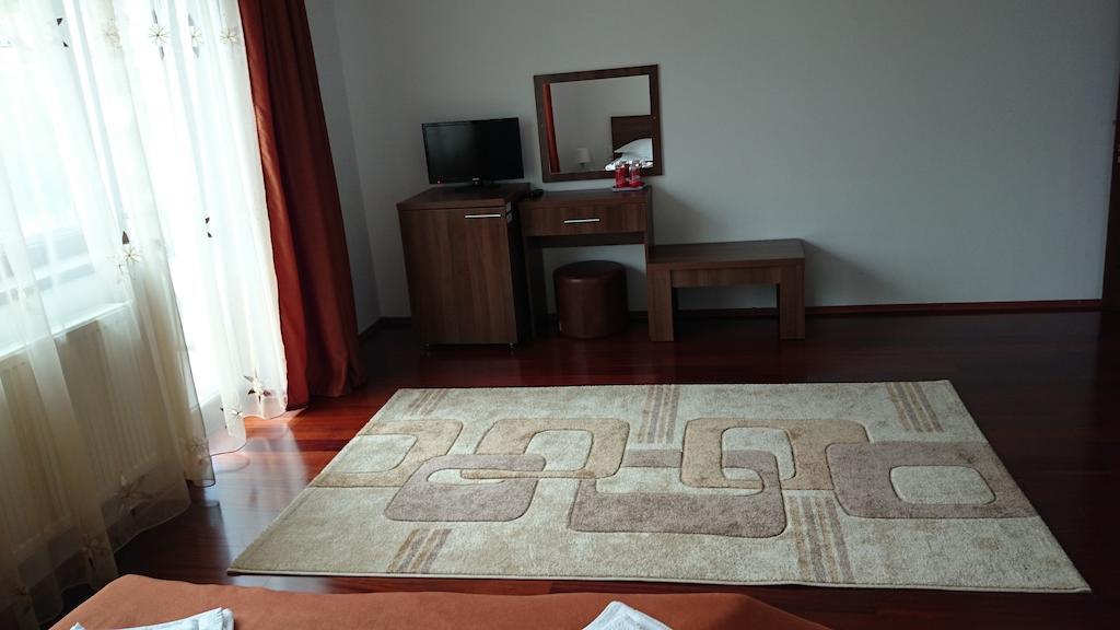 Pensiunea Maria Călimăneşti Eksteriør billede